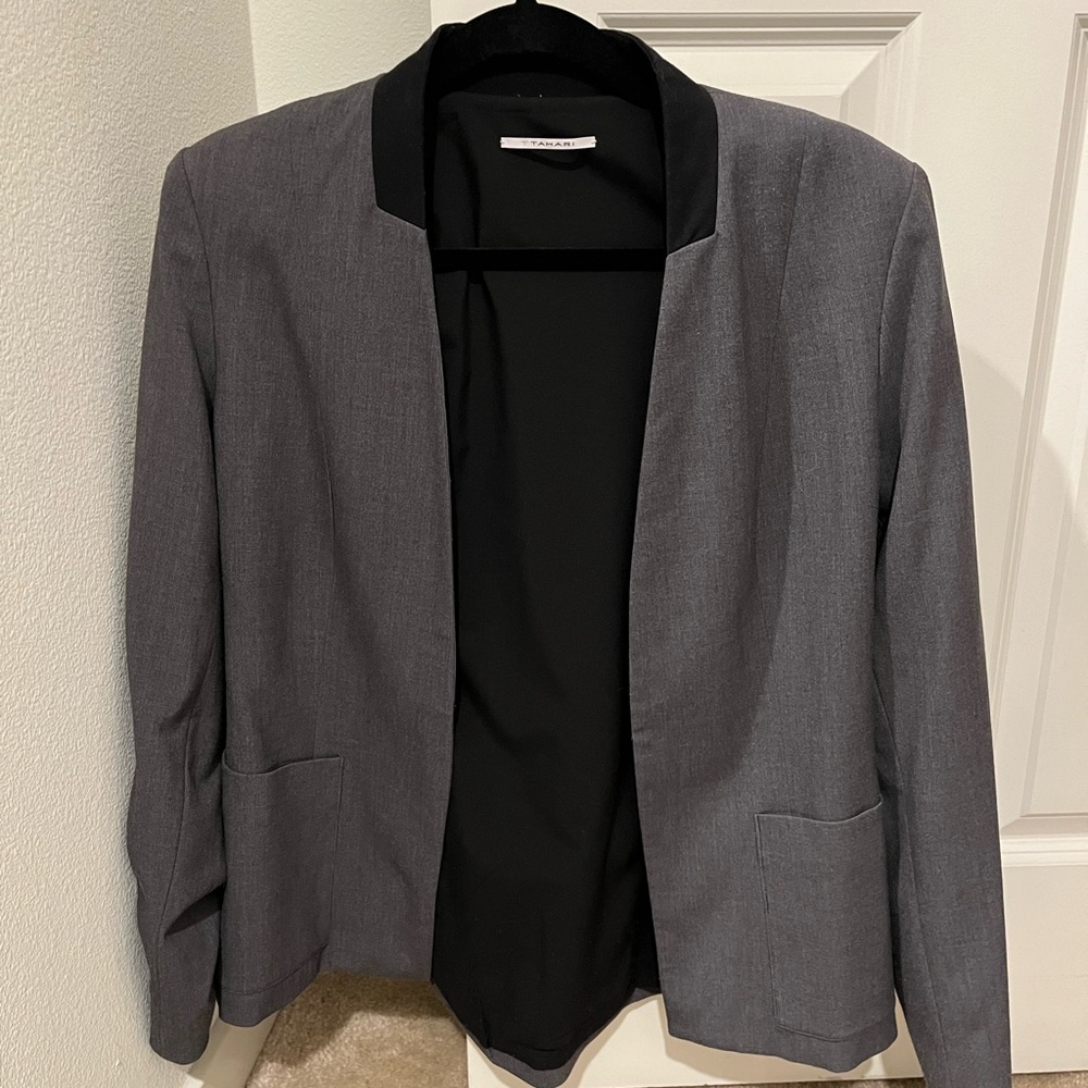 Gently used blazer.  Perfect for work or date night.
